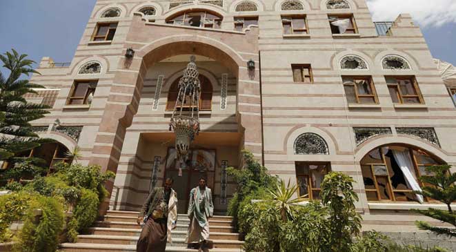 ال سعود يهينون احد الذين خدموهم في اليمن فهل يتعظ الباقي؟